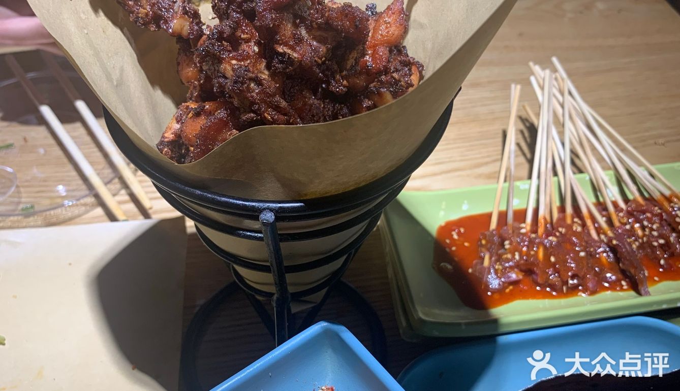 环境：就是有点忒吵了，脑袋疼
