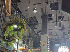 -临界音乐酒馆·小龙虾·江湖菜(华熙LIVE·鱼洞店)