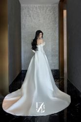 -Renee芮亦婚纱(原丽莎)