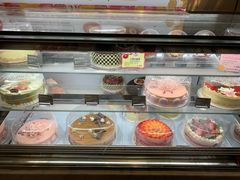 面包甜点陈列柜-哈根达斯(美罗城店)
