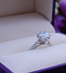 -威德钻石-克拉钻大本营(南京东路店)