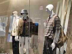 -URBAN REVIVO(西安Momopark店)