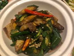 秋葵炒茄子-临界音乐酒馆·小龙虾·江湖菜(华熙LIVE·鱼洞店)