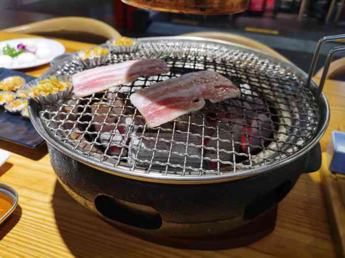 牛道精致烤肉(海安店)-"环境还9315,东西也还好,摆盘用心了～但.