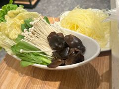 -三人行骨头王火锅(长寿店)