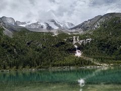 -亚拉雪山风景区