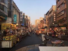 -六合夜市