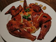 黑松露吊烧脆皮鸡-港丽餐厅