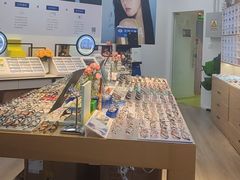 -天空之镜眼镜店蔡司依视路配镜授权零售店(望京颐堤港店)