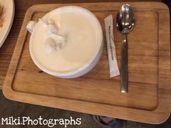 鲜奶有机深醇黑乌龙茶-Common Table · Brunch & Coffee