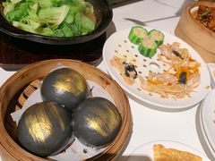 黄金流沙包-十六台·经典广东菜(德外大街店)