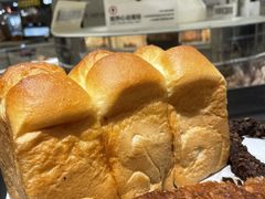 -HOT CRUSH趁热集合·现烤面包(上海环球港店)