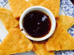 虾饼-卷心菜和避孕套餐厅(Pattaya)