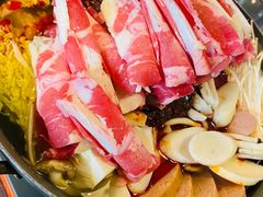 部队锅-MI WU FACTORY米屋美食工厂餐厅(绿地店)
