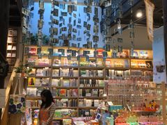 -猫的天空之城概念书店(杭州南宋御街店)