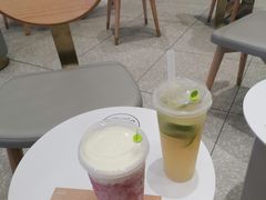 等位区-奈雪的茶(大悦城店)