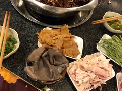 -邓莽子老火锅(中兴路总店)