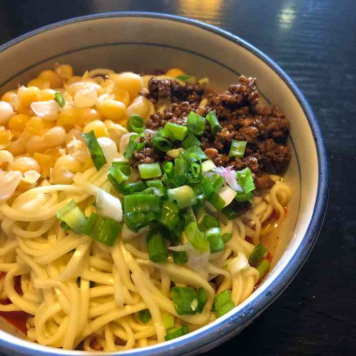 重庆豌杂面(红牌楼店)-"清汤豌杂面,看起来挺不错的,,份量挺足的.