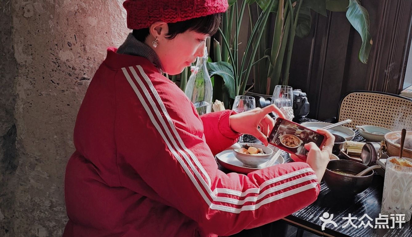 享受在沙美大楼的云南美食