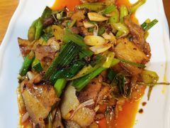 蒜苗回锅肉-易老妈蹄花.特色川菜(人民公园总店)