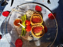 惠灵顿牛排-弦月窗LUNETTE BY AMANDA(复兴路店)