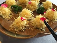 雾都虾球-山顶顶概念四川菜(黄埔大道店)