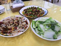 -乡土特色.冷锅鱼.牦牛肉汤锅