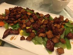 -湖庭壹品鸭王·传统北京烤鸭·别墅私房菜·庭院宵夜(江宁店)