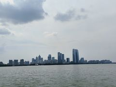 -维也纳酒店(苏州东方之门金鸡湖店)