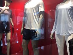 -lululemon(上海浦东IFC店)