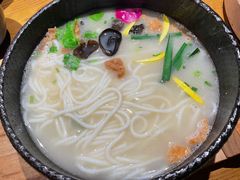 土鸡过桥米线-南桥帮(昆百大·泰业城店)