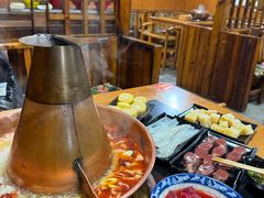 -果松木炭酸菜铜火锅·外婆参鸡汤