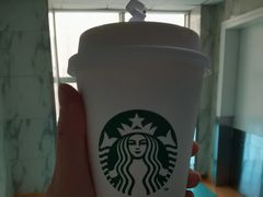 榛子味拿铁-星巴克臻选(上海中环广场2F店)