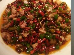 尖椒鸡-舌尖上的食缘花园主题餐厅