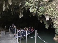 -怀托摩萤火虫洞