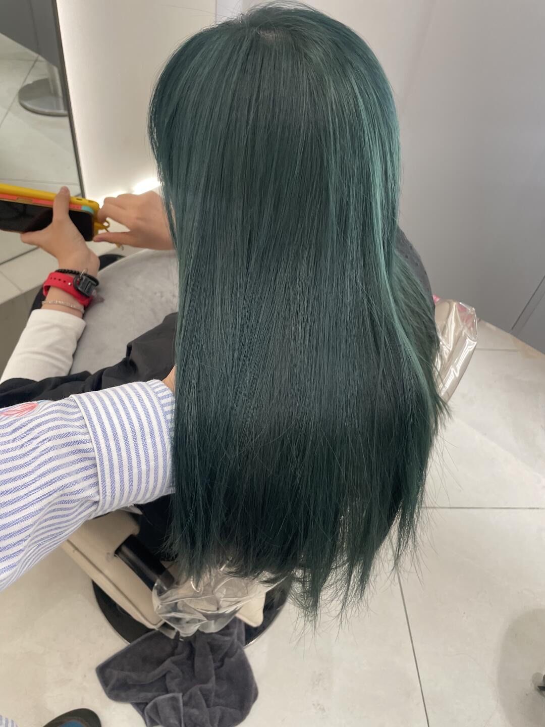 ||‌墨绿色发色是显白又时尚