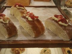 莓果芝慕-面包新语(KKMALL京基店)