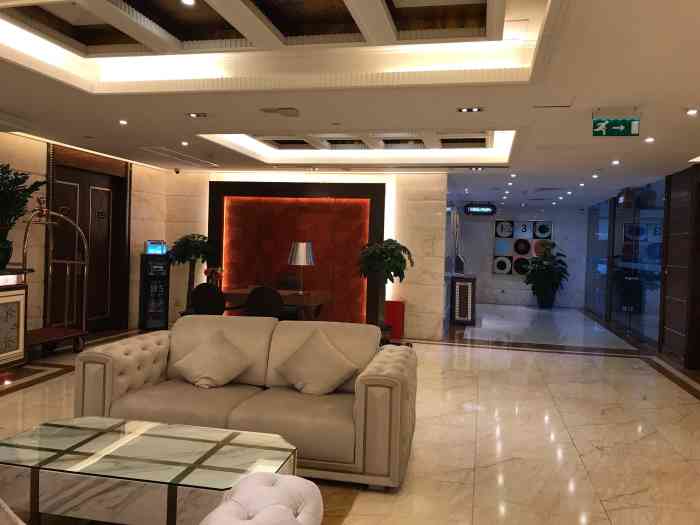 澳门骏龙酒店-"澳门真的是每家酒店都有赌场啊,这家房间很.