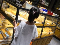 面包甜点陈列柜-向阳松鼠(三门井店)