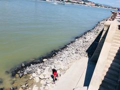 -多瑙河畔鞋履雕塑