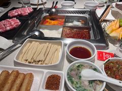 -海底捞火锅鲜切牛肉主题店(长寿路店)