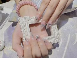 -甲·铺轻奢美甲美睫