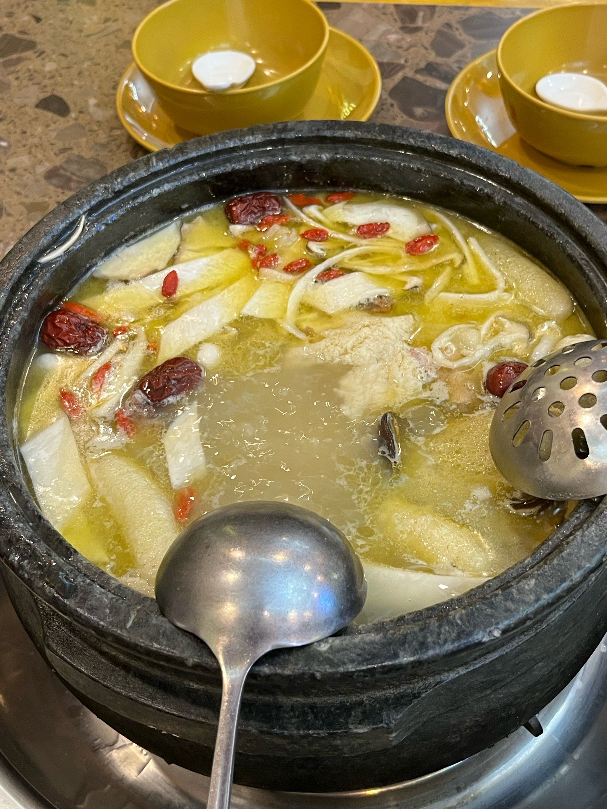 田村石锅藏石鸡