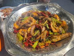 -休记光头香辣蟹干锅店(衣冠庙店)