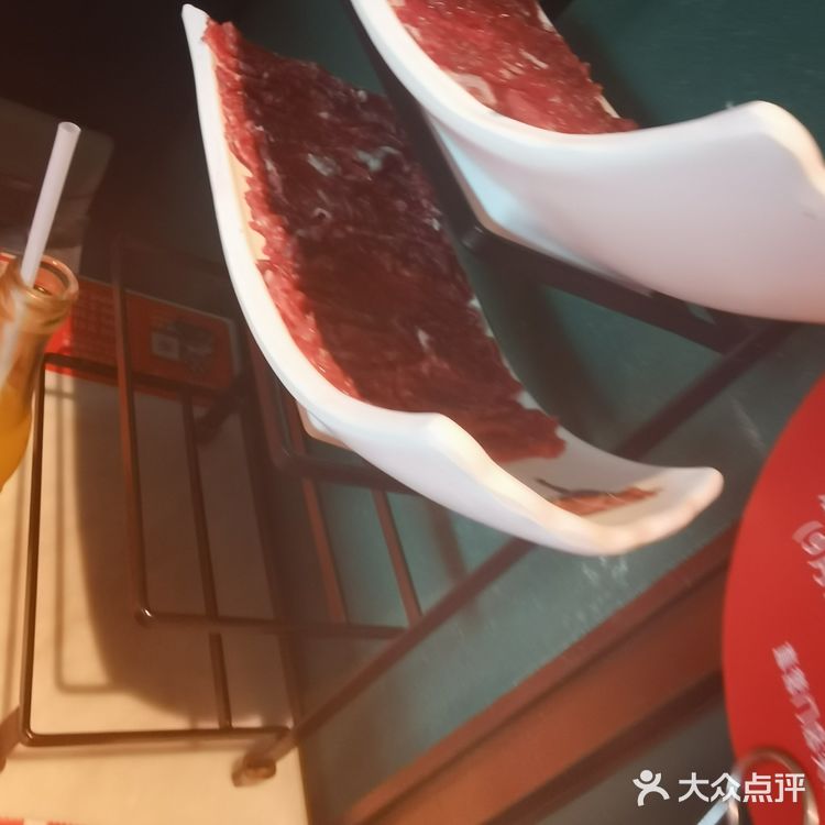 之前常吃的一家火锅店～好久都没来了～菜品还和之前差不