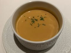 南瓜汤佐帝王蟹-蝶舍·MAISON PAPILLON