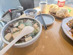 -金莹丸子汤清真(朝外SOHO店)