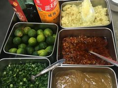 -四川小胡子海鲜(丁村万人海鲜广场店)