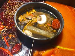 -老牌坊云南鱼豆花火锅(哈西万达店)