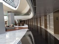 -上海滴水湖皇冠假日酒店